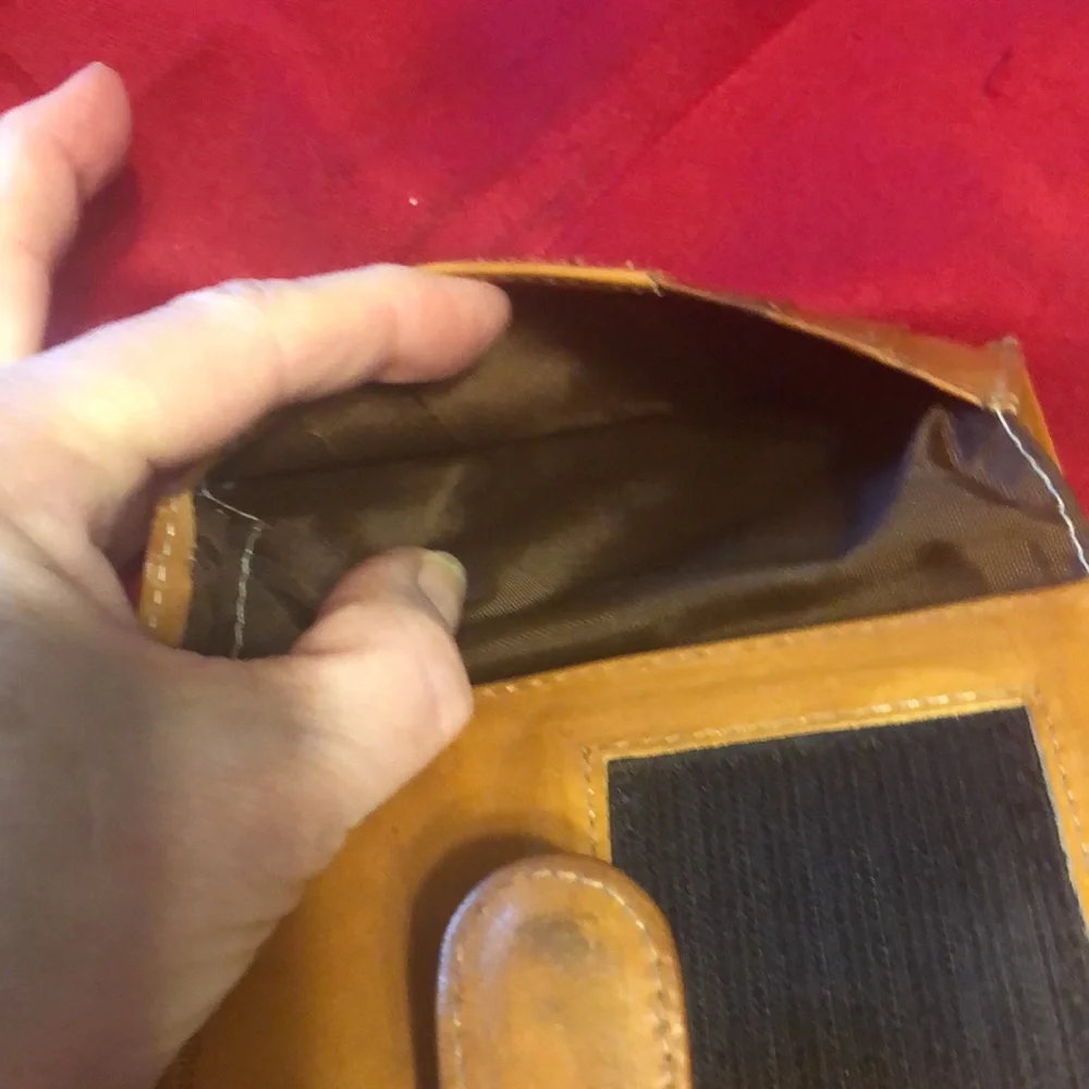 PreOwned- Franklin Covey Leather Wallet 3 credit card slots-2 slots for receipts - Picture 4 of 11